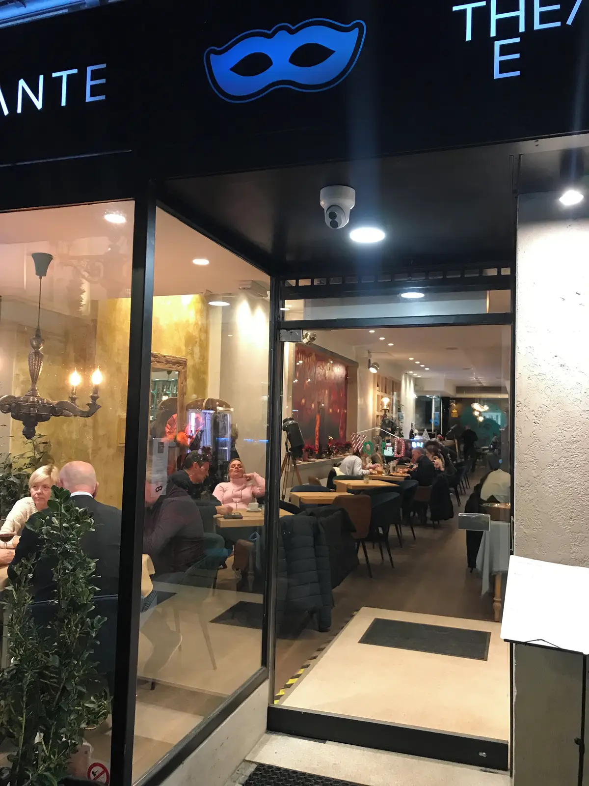 Theatro Cafe & Restaurant foto 2